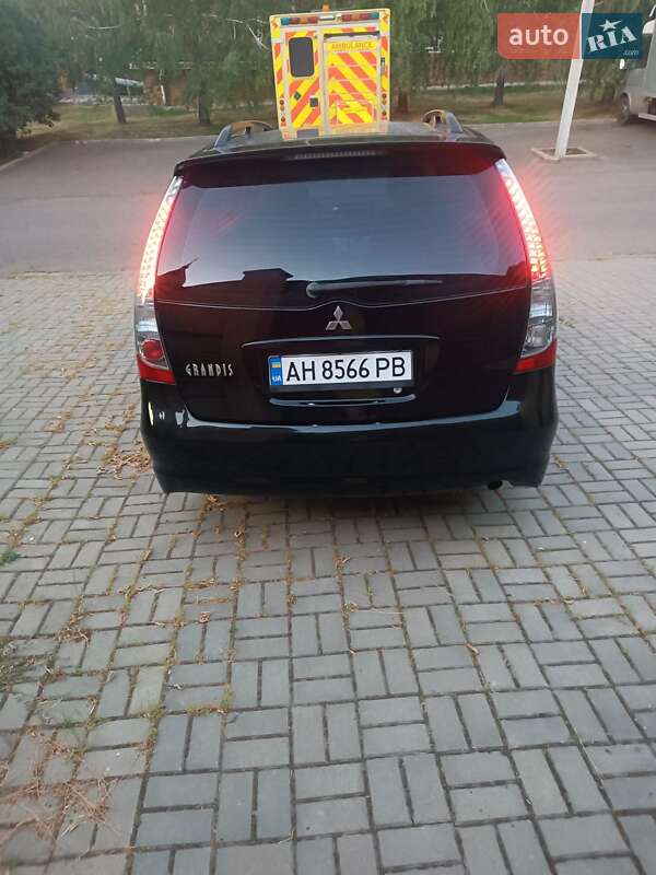 Минивэн Mitsubishi Grandis 2005 в Ровно фото 12 Минивэн Mitsubishi Grandis 2005 в Ровно