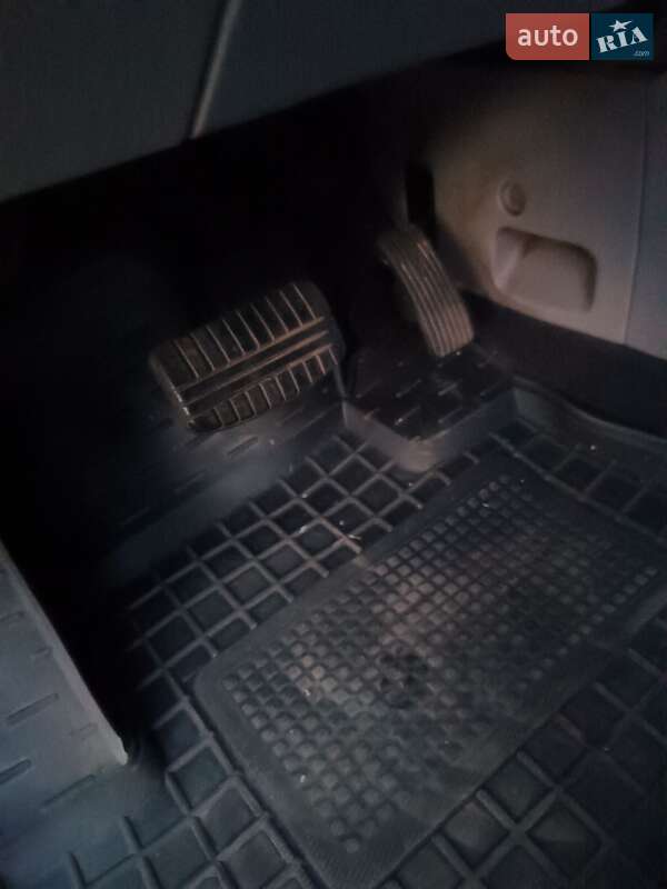 Минивэн Mitsubishi Grandis 2005 в Ровно фото 21 Минивэн Mitsubishi Grandis 2005 в Ровно