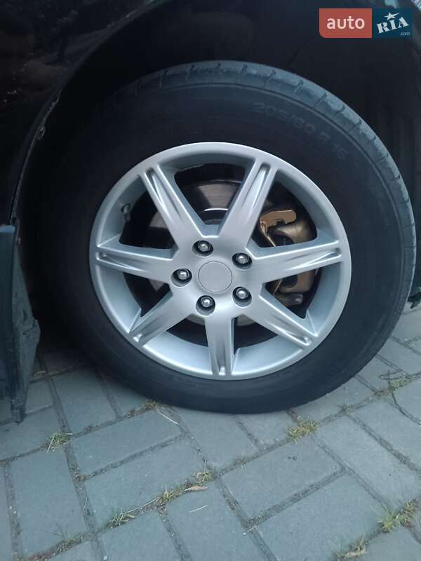 Минивэн Mitsubishi Grandis 2005 в Ровно фото 27 Минивэн Mitsubishi Grandis 2005 в Ровно