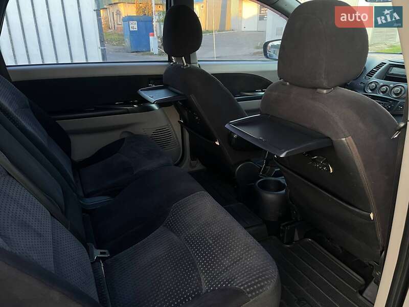 Минивэн Mitsubishi Grandis 2006 в Николаеве