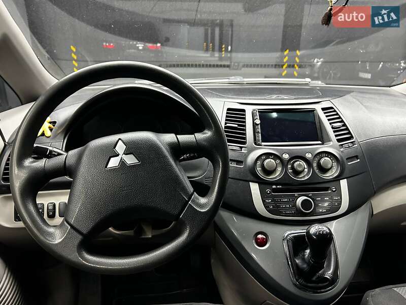 Минивэн Mitsubishi Grandis 2008 в Черновцах