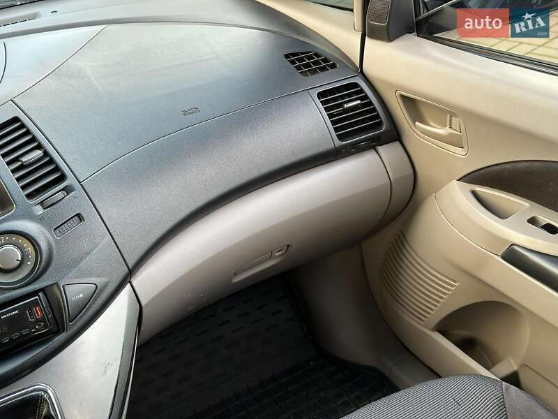 Мінівен Mitsubishi Grandis 2006 в Львові
