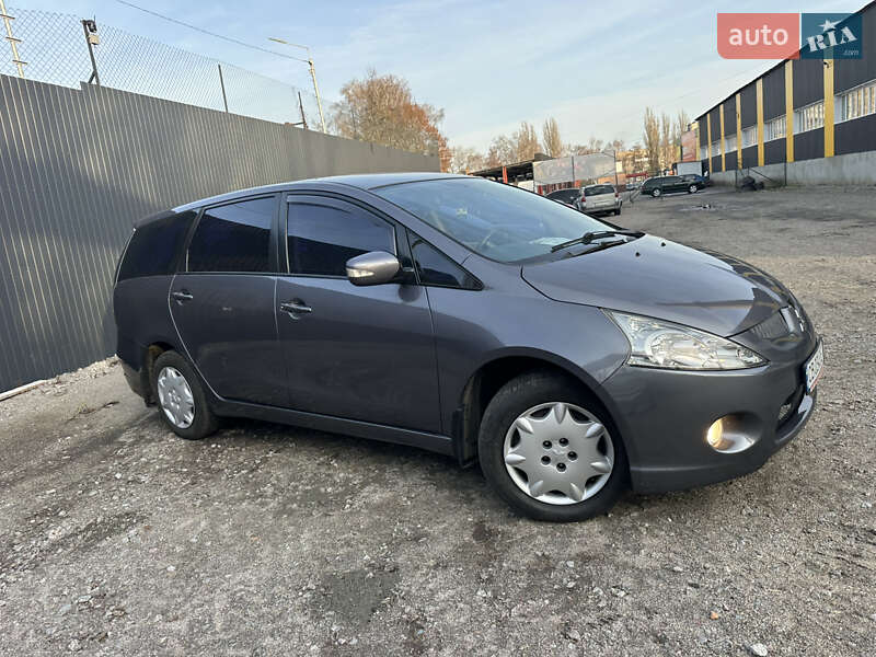 Минивэн Mitsubishi Grandis 2008 в Нежине фото 5 Минивэн Mitsubishi Grandis 2008 в Нежине