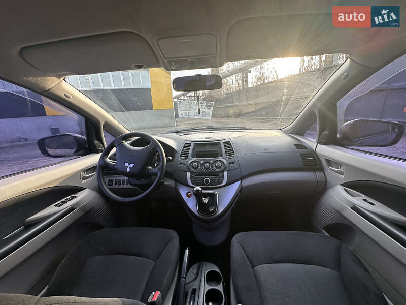 Минивэн Mitsubishi Grandis 2008 в Нежине фото 28 Минивэн Mitsubishi Grandis 2008 в Нежине