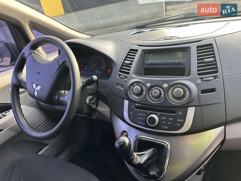 Минивэн Mitsubishi Grandis 2008 в Нежине фото 33 Минивэн Mitsubishi Grandis 2008 в Нежине