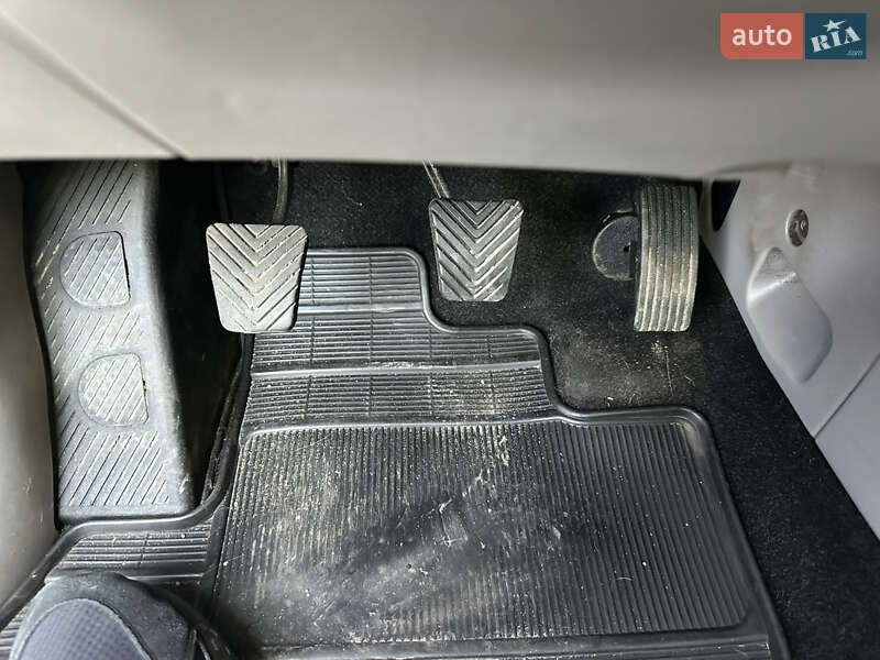 Минивэн Mitsubishi Grandis 2008 в Нежине фото 34 Минивэн Mitsubishi Grandis 2008 в Нежине