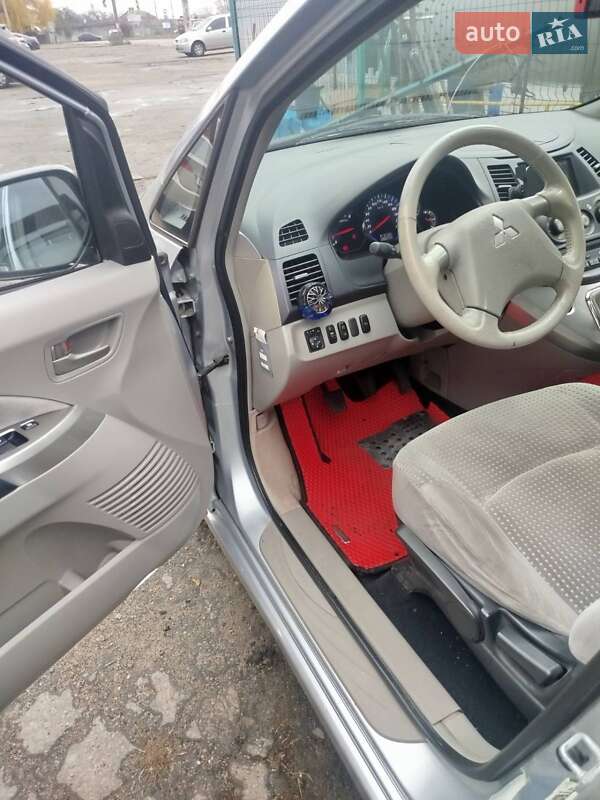 Минивэн Mitsubishi Grandis 2004 в Днепре фото 2 Минивэн Mitsubishi Grandis 2004 в Днепре