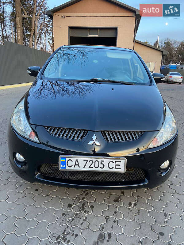 Мінівен Mitsubishi Grandis 2008 в Умані