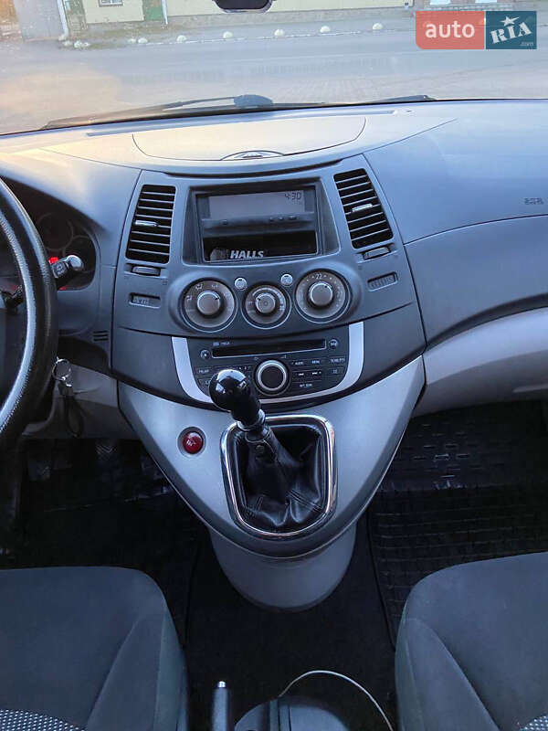 Мінівен Mitsubishi Grandis 2008 в Умані
