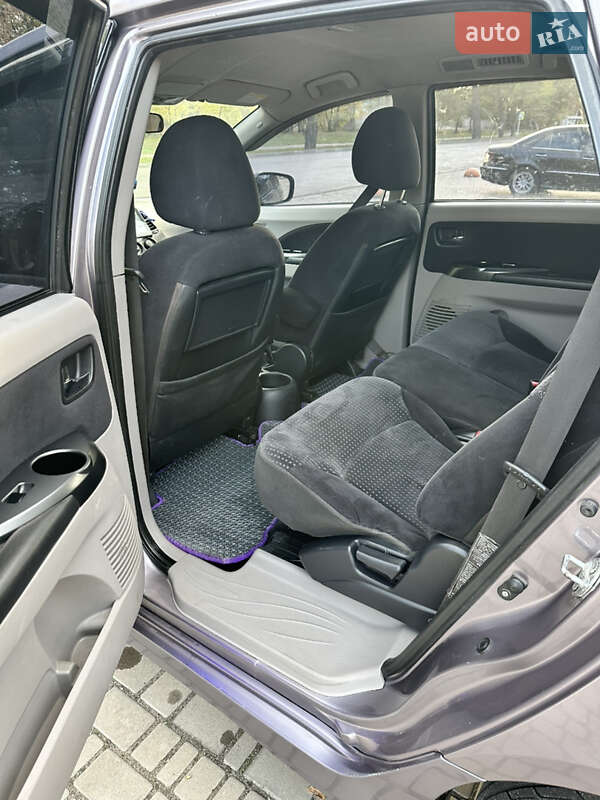 Мінівен Mitsubishi Grandis 2006 в Нікополі