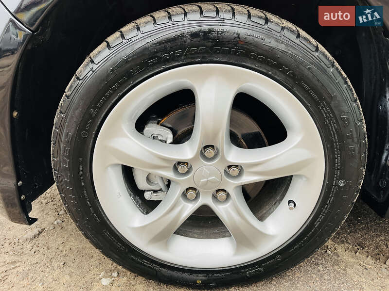 Мінівен Mitsubishi Grandis 2007 в Кам'янському