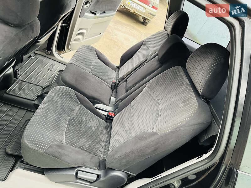 Мінівен Mitsubishi Grandis 2007 в Кам'янському