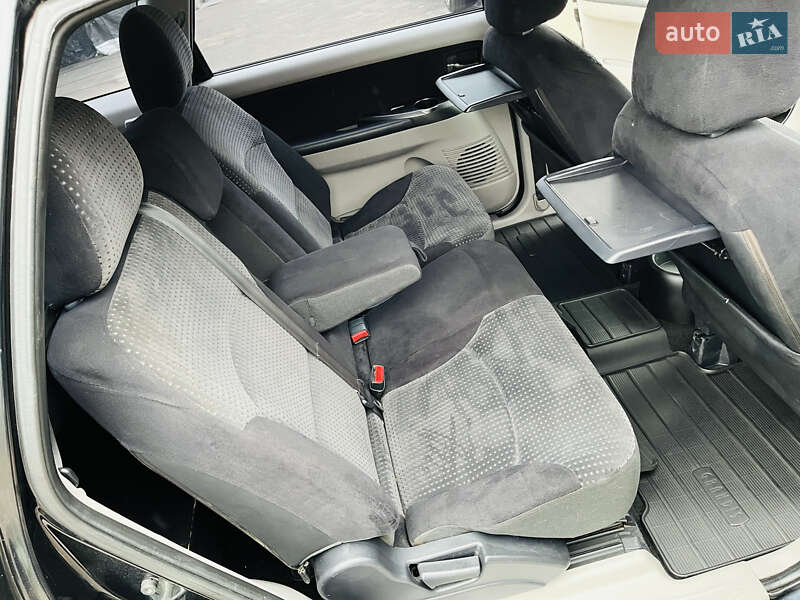 Мінівен Mitsubishi Grandis 2007 в Кам'янському