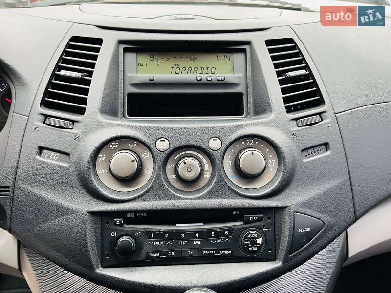 Мінівен Mitsubishi Grandis 2007 в Кам'янському