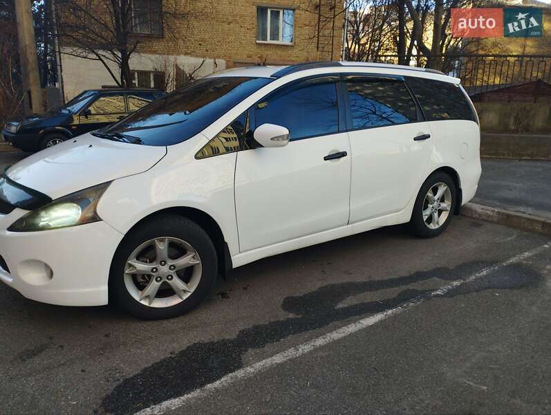 Минивэн Mitsubishi Grandis 2009 в Киеве фото 3 Минивэн Mitsubishi Grandis 2009 в Киеве