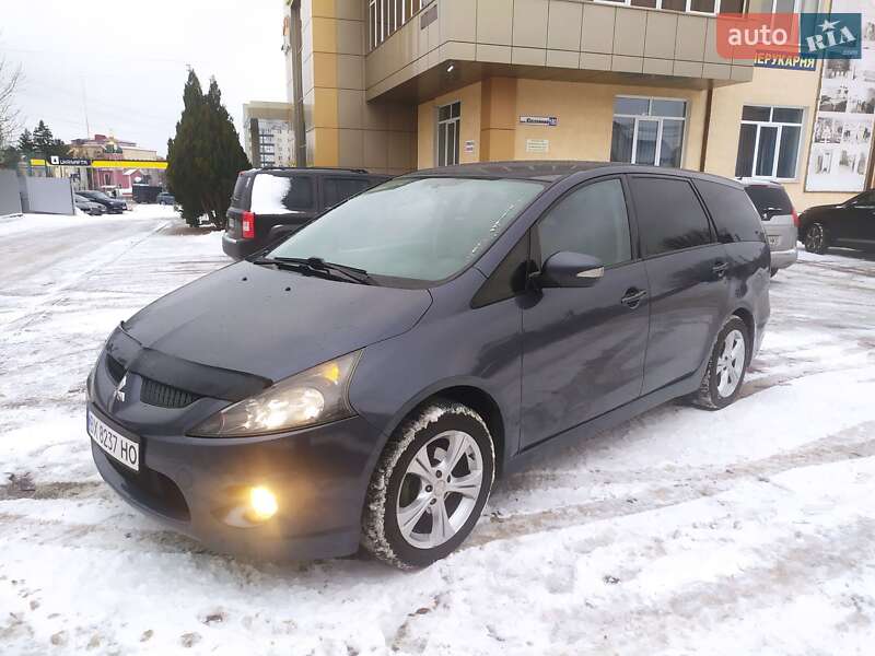 Mitsubishi Grandis 2006