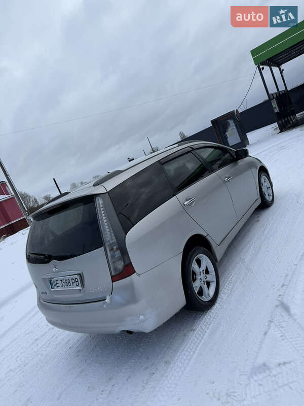 Минивэн Mitsubishi Grandis 2007 в Каменском