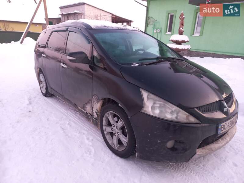Mitsubishi Grandis 2007