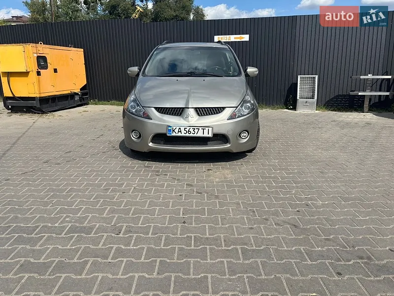 Mitsubishi Grandis 2006