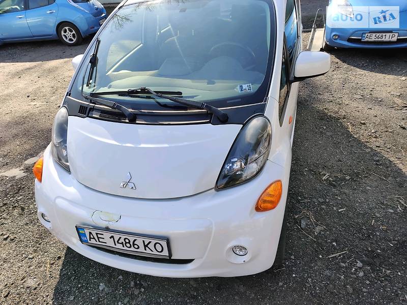 Хетчбек Mitsubishi i-MiEV 2012 в Кам'янському
