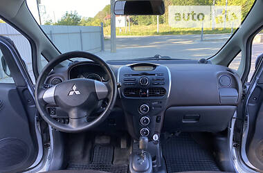 Хэтчбек Mitsubishi i-MiEV 2012 в 