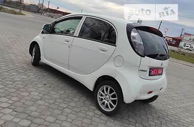 Хэтчбек Mitsubishi i-MiEV 2012 в 