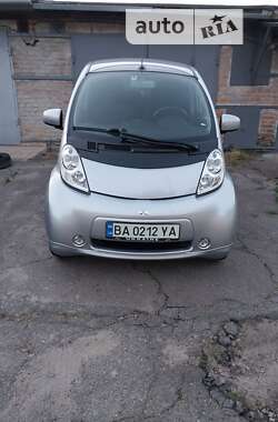 Хэтчбек Mitsubishi i-MiEV 2016 в 