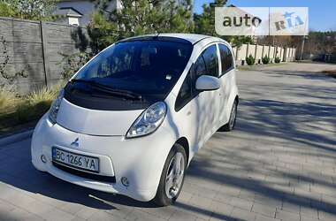 Хэтчбек Mitsubishi i-MiEV 2014 в 