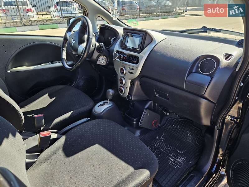 Хэтчбек Mitsubishi i-MiEV 2010 в Шостке