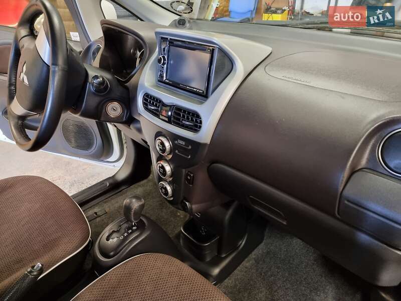 Хэтчбек Mitsubishi i-MiEV 2014 в Ивано-Франковске фото 17 Хэтчбек Mitsubishi i-MiEV 2014 в Ивано-Франковске