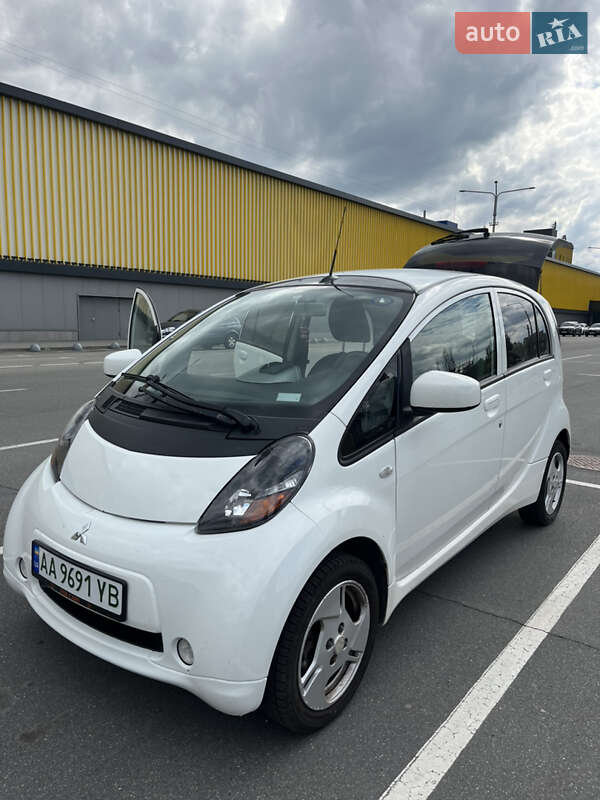 Хэтчбек Mitsubishi i-MiEV 2010 в Киеве