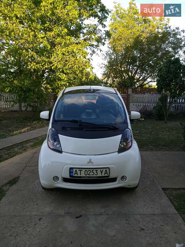 Хэтчбек Mitsubishi i-MiEV 2011 в Ивано-Франковске