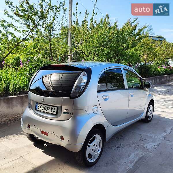 Хэтчбек Mitsubishi i-MiEV 2015 в Хмельницком