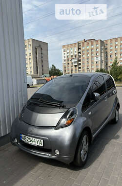 Хэтчбек Mitsubishi i-MiEV 2011 в 