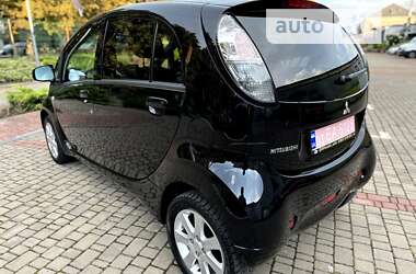 Хэтчбек Mitsubishi i-MiEV 2012 в 