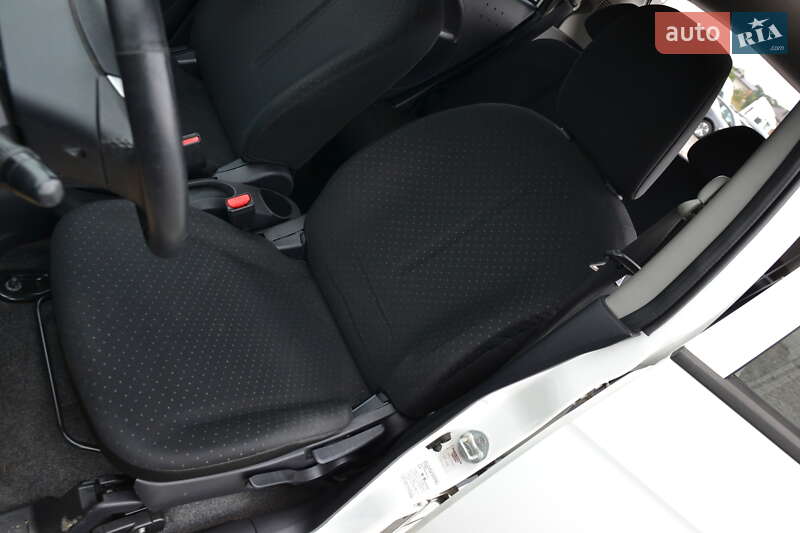 Хэтчбек Mitsubishi i-MiEV 2012 в Луцке