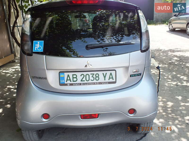 Хэтчбек Mitsubishi i-MiEV 2010 в Южноукраинске