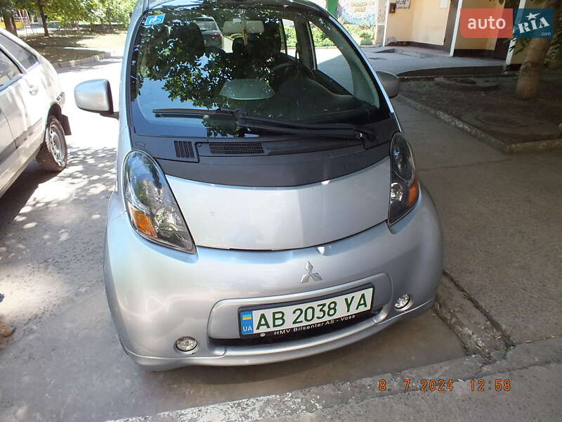 Хэтчбек Mitsubishi i-MiEV 2010 в Южноукраинске