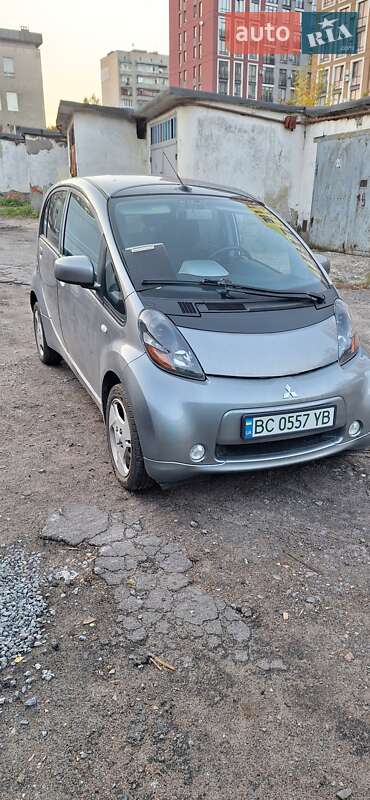 Хэтчбек Mitsubishi i-MiEV 2010 в 