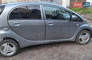 Хэтчбек Mitsubishi i-MiEV 2010 в 