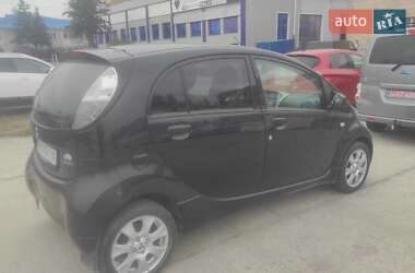 Хэтчбек Mitsubishi i-MiEV 2011 в 