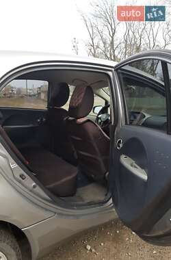 Хэтчбек Mitsubishi i-MiEV 2011 в 
