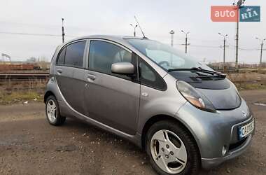 Хэтчбек Mitsubishi i-MiEV 2011 в 