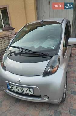 Хэтчбек Mitsubishi i-MiEV 2012 в 