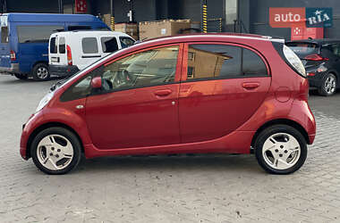 Хэтчбек Mitsubishi i-MiEV 2013 в 