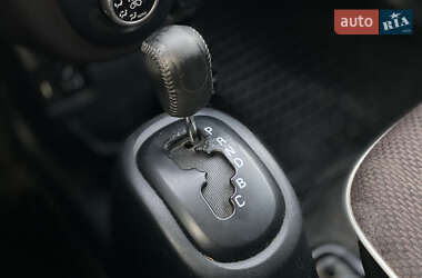 Хэтчбек Mitsubishi i-MiEV 2013 в 