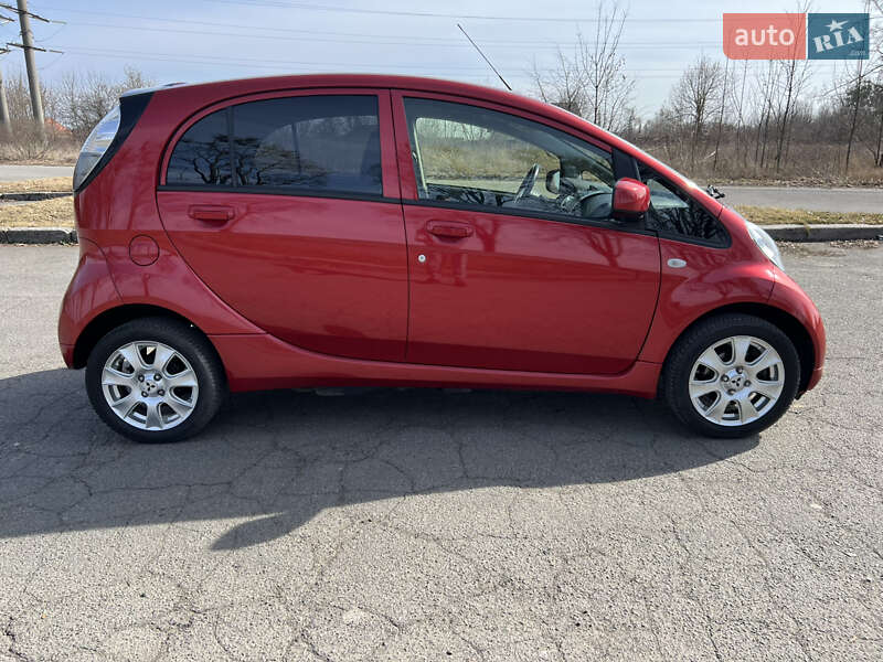 Хэтчбек Mitsubishi i-MiEV 2015 в Владимире