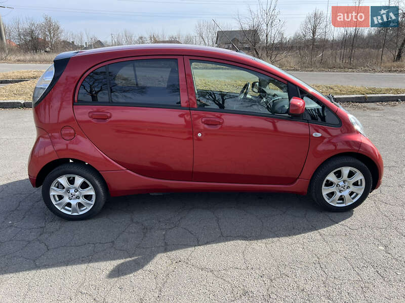 Хэтчбек Mitsubishi i-MiEV 2015 в Владимире