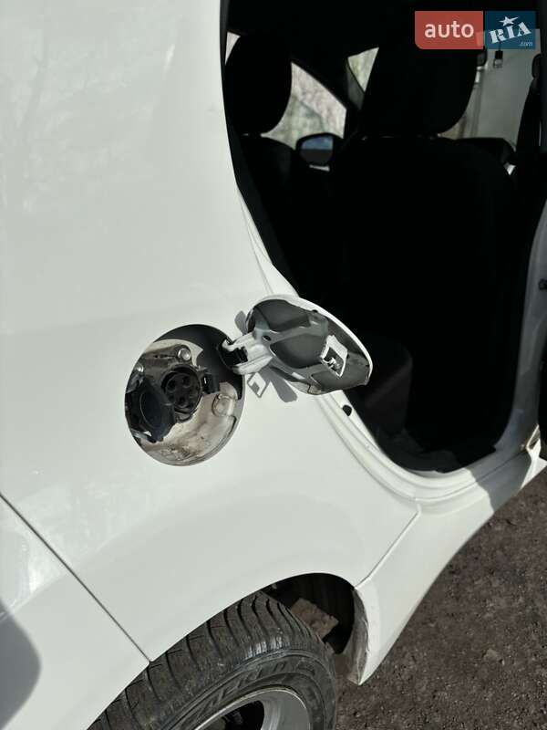 Хэтчбек Mitsubishi i-MiEV 2011 в Каменском фото 8 Хэтчбек Mitsubishi i-MiEV 2011 в Каменском