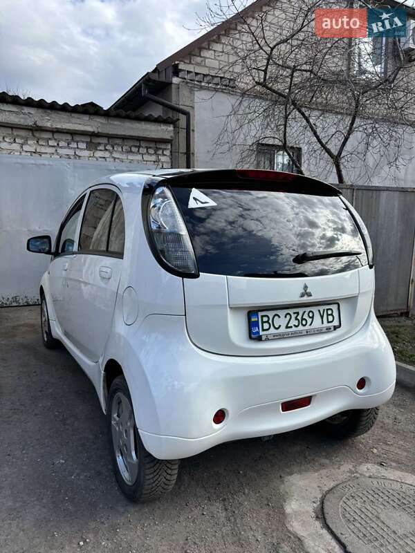 Хэтчбек Mitsubishi i-MiEV 2011 в Каменском фото 12 Хэтчбек Mitsubishi i-MiEV 2011 в Каменском